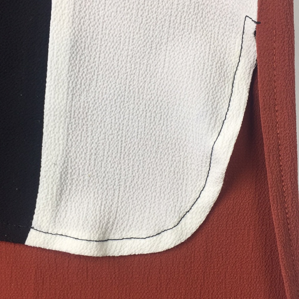 Italian High-Low Button Up - Picture 4 of 8